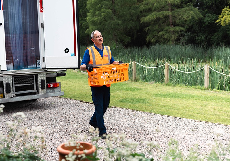 delivery_driver_at_customers